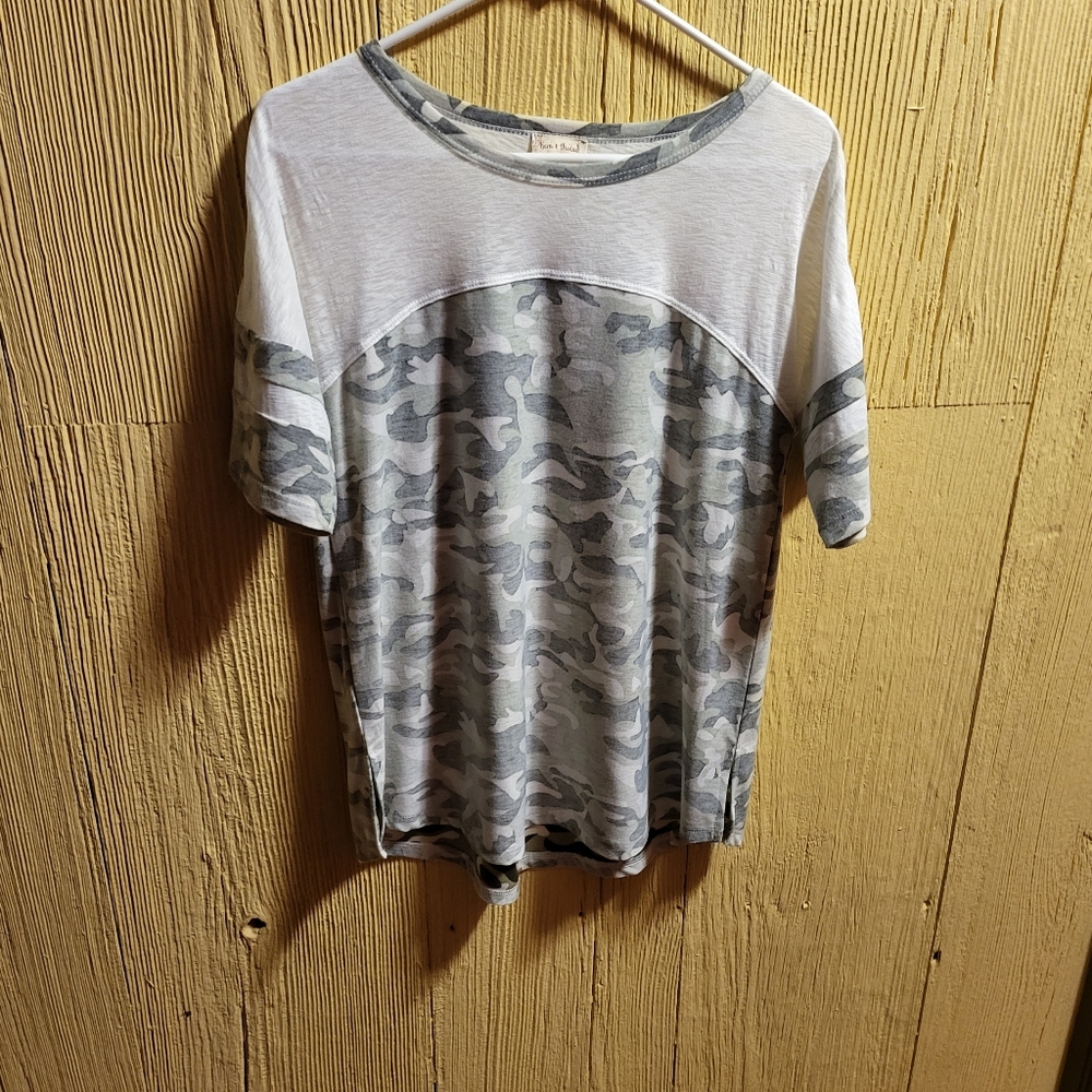 2 for $30 NWOT faded camo t-shirt